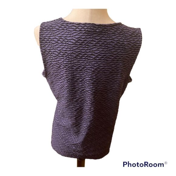 Liz Claiborne Textured Sleeveless Top - Picture 3 of 6